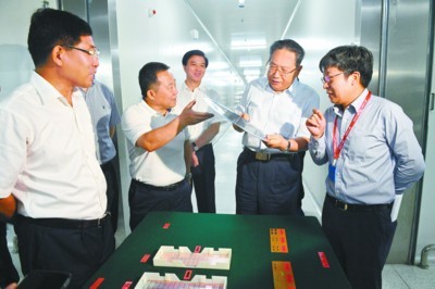 李锦斌:坚定不移实施创新驱动发展战略 着力提升关键核心技术创新能力